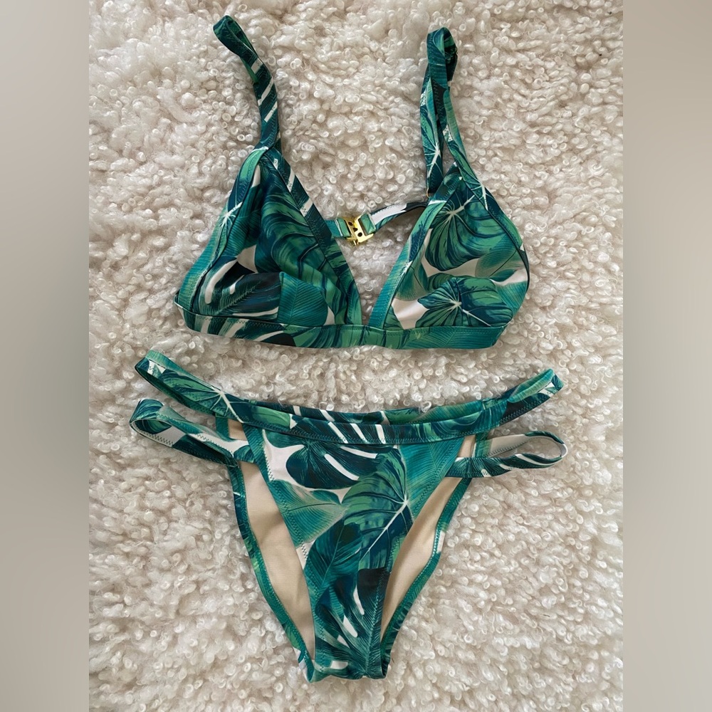 Never worn tropical leaf print bikini